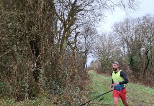 Initiation au canicross pour Alex & Toska aux Landes de Bilais à Drefféac